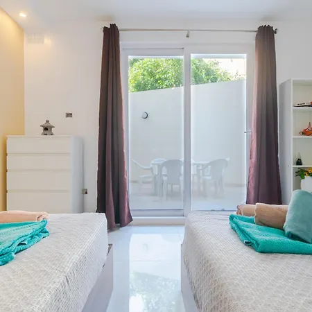 New Spacious 3 Bdr 2 Bth Bugibba *