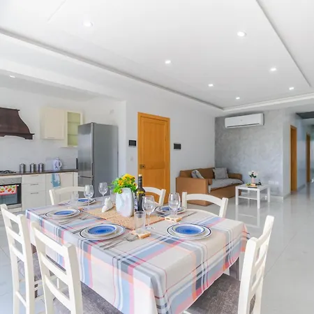 New Spacious 3 Bdr 2 Bth Bugibba St. Paul's Bay