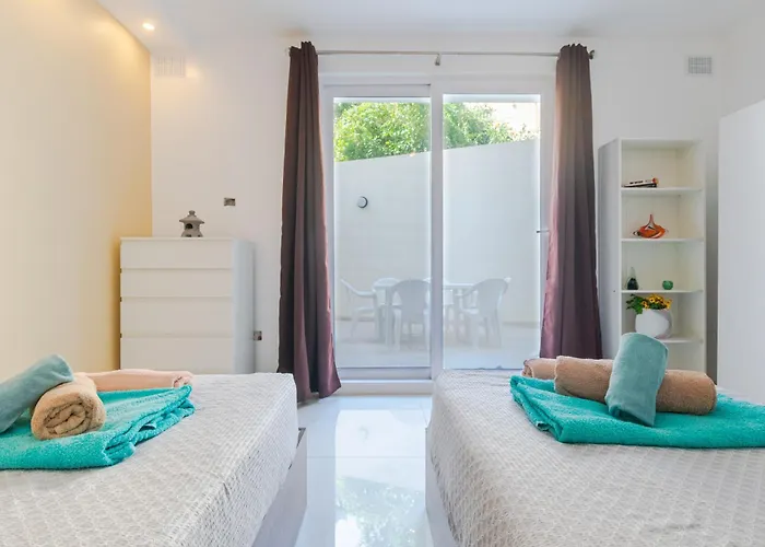 New Spacious 3 Bdr 2 Bth Bugibba *