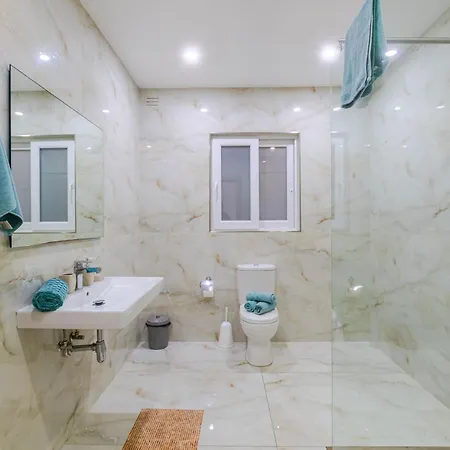 New Spacious 3 Bdr 2 Bth Bugibba *